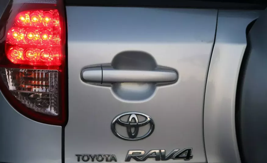 Toyota RAV-4 KRAJOWY, 6-BIEG, serwisowany, zarejestr zdjęcie 5