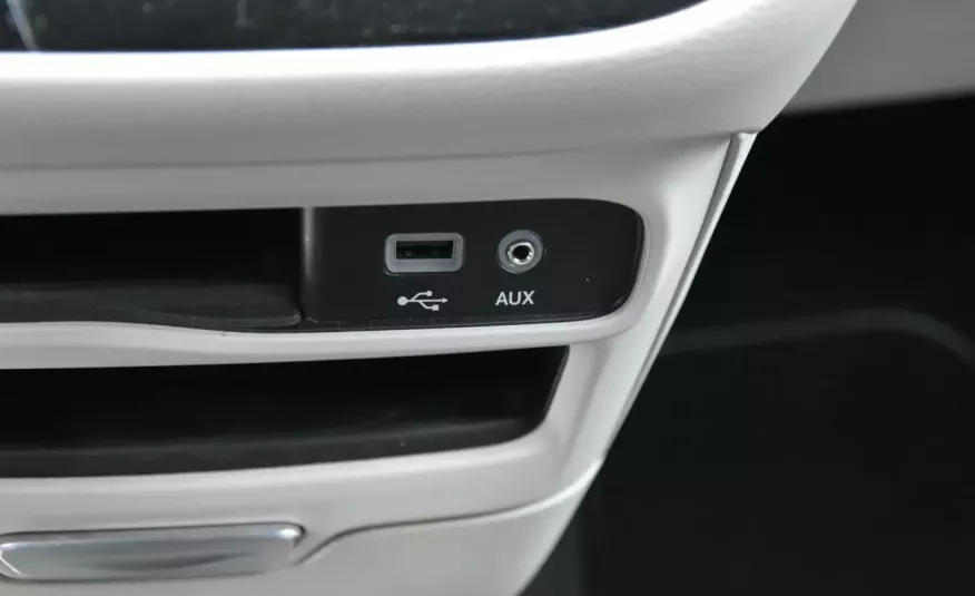 Chrysler Pacifica 3.6 V6 291KM 2017r. Touring L Skóra Kamera LED DVD zdjęcie 27