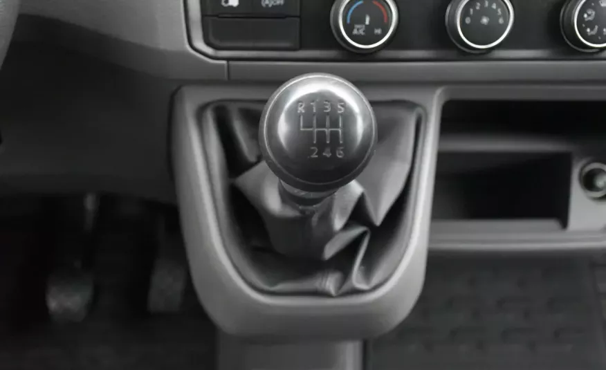 Volkswagen Crafter Vat 23%, Klima, Bluetooth, Nawigacja, Podgrz. fotele, Ogrz. postojowe zdjęcie 18