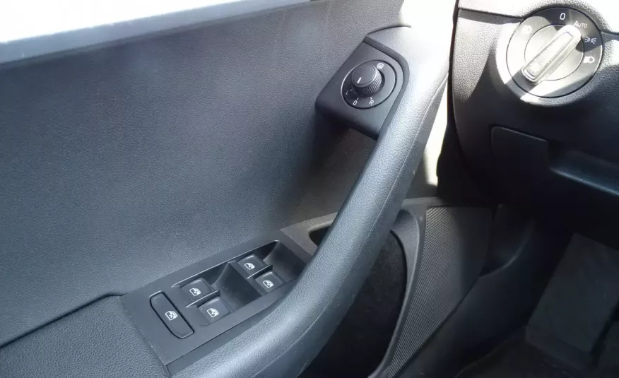 Skoda Octavia 1.6 TDI Ambition Hatchback Salon PL 1 wł ASO FV23% zdjęcie 17