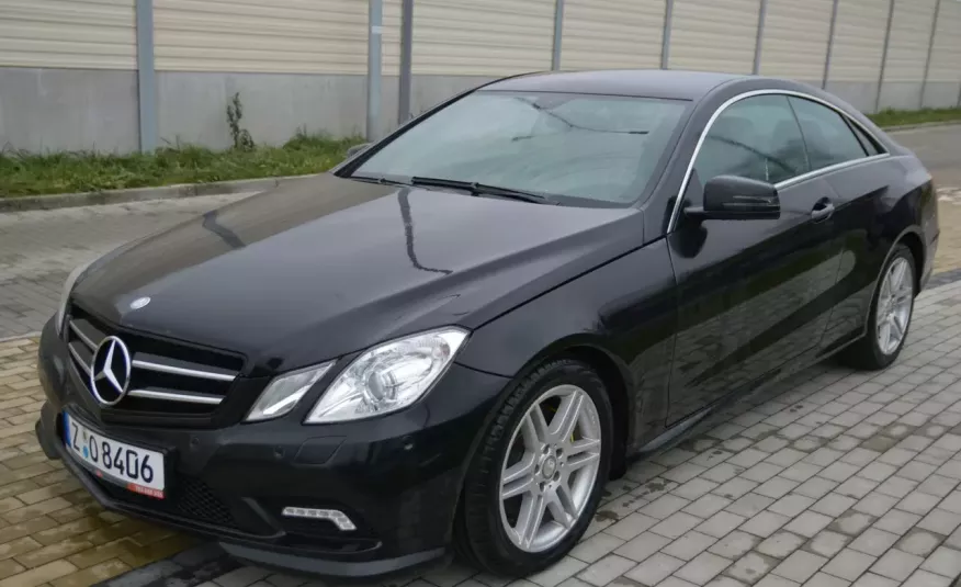 Mercedes E 200 Kozacki Super Stan Niski Przebieg zdjęcie 1