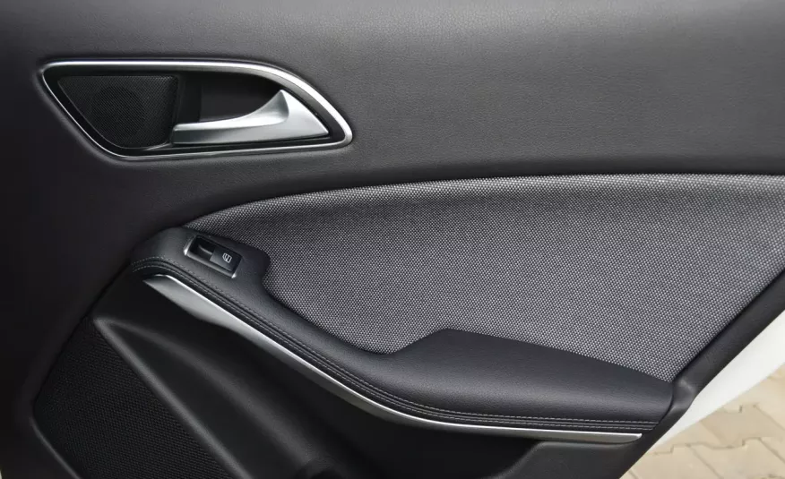 Mercedes GLA 200 Vat 23%, Klimatyzacja, Podgrzewane fotele, Cz.martwego pola, Półskóry, zdjęcie 27