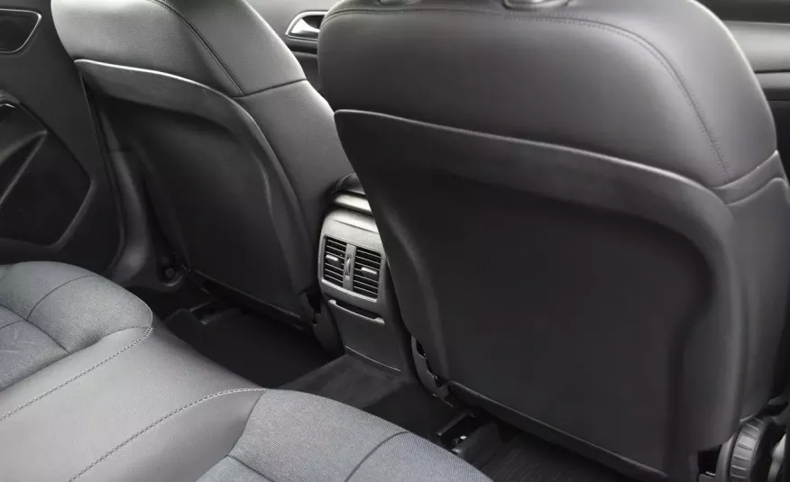 Mercedes GLA 200 Vat 23%, Klimatyzacja, Podgrzewane fotele, Cz.martwego pola, Półskóry, zdjęcie 29