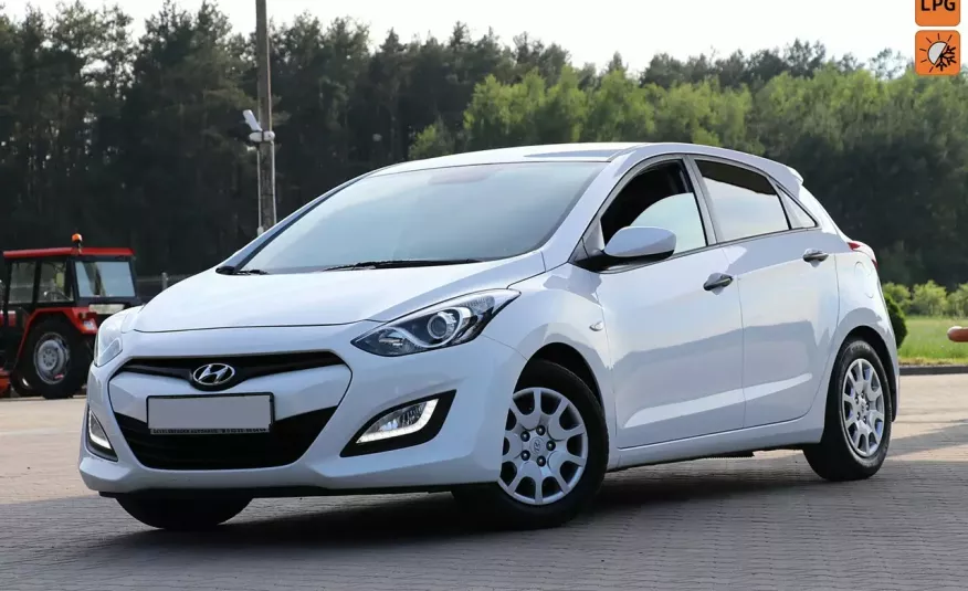 Hyundai i30 100KM Ledy Klima Isofixy Aux Pdc GAZ Niemcy zdjęcie 