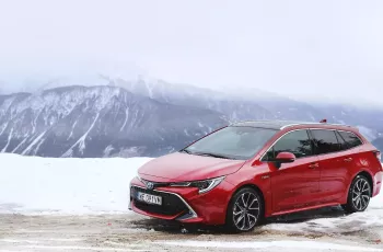 Toyota TOYOTA Corolla 2.0 Hybrid GR Sport