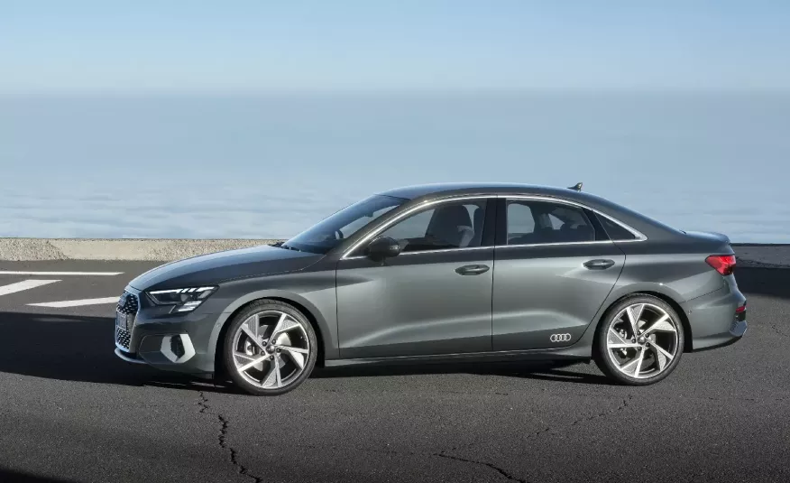 AUDI A3 35 TFSI mHEV S Line S tronic zdjęcie 1