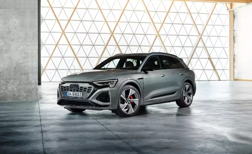 AUDI Q8 e-tron 50 Quattro Advanced zdjęcie 1