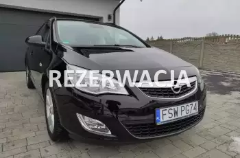 Opel Astra Astra J 1.6 Turbo 180KM Kombi Alufelgi Navi Rej PL GWARANCJA