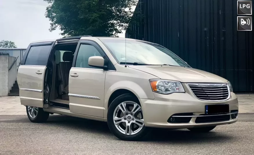 Chrysler Town & Country 3.6 Benzyna Gaz 7 osobowy zdjęcie 