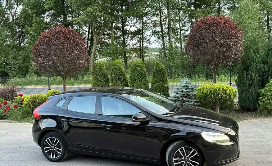 Volvo V40 D2 120KM Black Edition / Bezwypadkowy / I-właściciel zdjęcie 