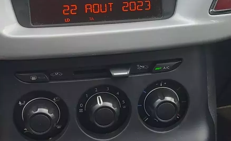 Citroen C3 1.2b Lift mały przebieg zdjęcie 8