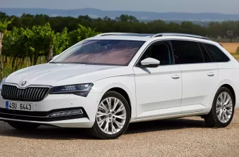 Skoda SKODA Superb 2.0 TDI SCR Style DSG