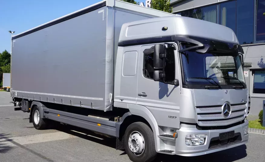 Mercedes Atego 1227 GLOB E6 / 18 palet / winda / 150 tys.km zdjęcie 