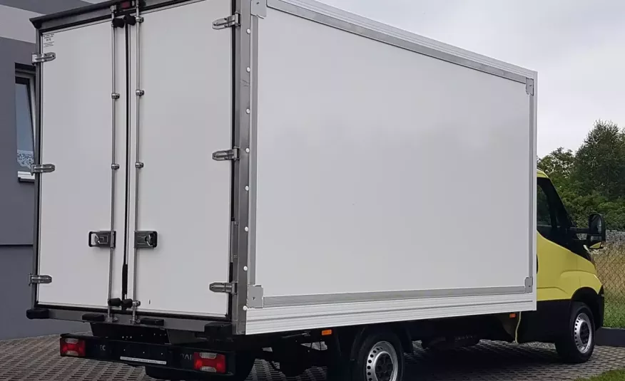 Iveco Daily KONTENER 8EP KLIMA 4.14x2.21x2.20 MANUAL KRAJOWY 35S13 DMC 3500 KG zdjęcie 4