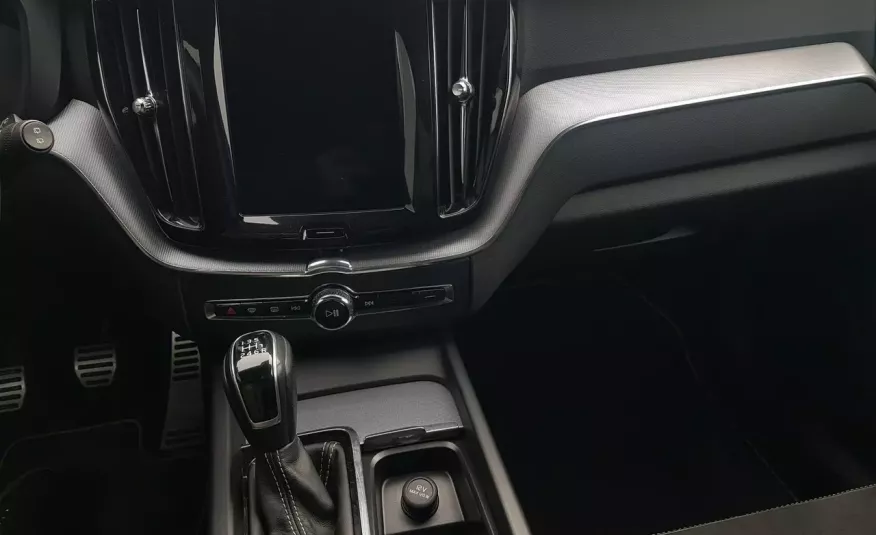 Volvo XC 60 R-DESIGN CLIMATRONIC TEMPOMAT KRAJOWY ALUFELGI I-WŁAŚCICIEL zdjęcie 9