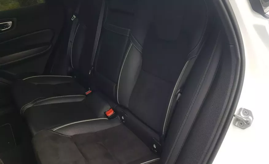 Volvo XC 60 R-DESIGN CLIMATRONIC TEMPOMAT KRAJOWY ALUFELGI I-WŁAŚCICIEL zdjęcie 23