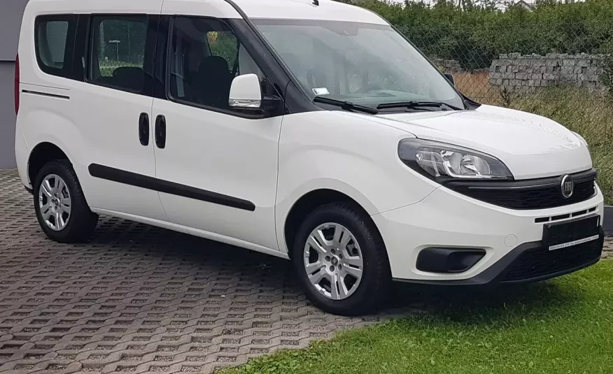 Fiat Doblo 5 OSÓB KLIMA 2xDRZWI BOCZNE PRZESUWNE 6-BIEGÓW KRAJOWY I-WŁAŚCICIEL zdjęcie 1