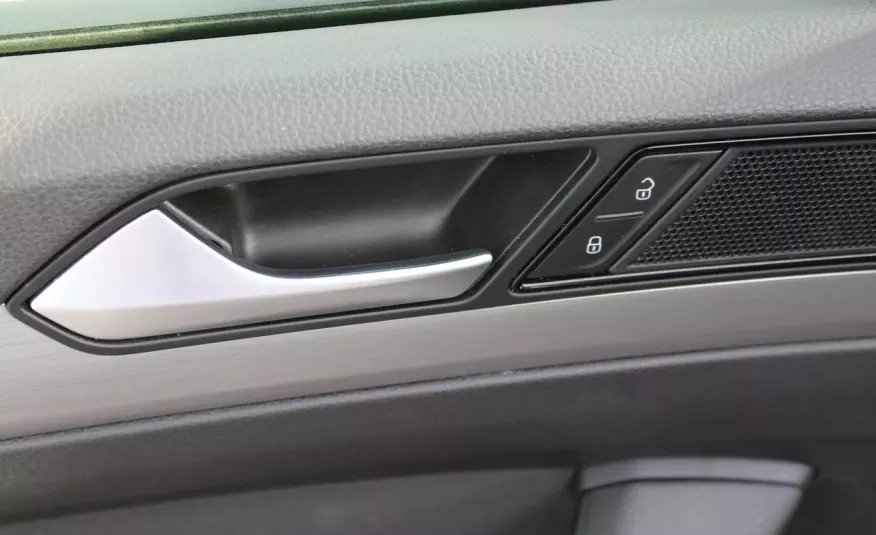 Volkswagen Passat F-Vat.2020, niski-przebieg, salon-pl, I-właściciel, gwarancja, automat, ALU zdjęcie 8