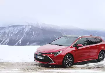 Toyota TOYOTA Corolla 2.0 Hybrid Comfort