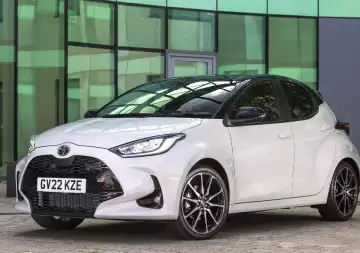 Toyota TOYOTA Yaris 1.5 Comfort