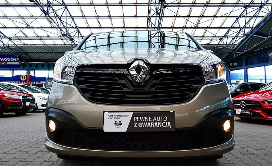 Renault Trafic LONG Tylko 111TYŚ KM 9 osobowy 3LataGWARANCJA I-wł Kraj Bezwypad FV23% 4x2 zdjęcie 