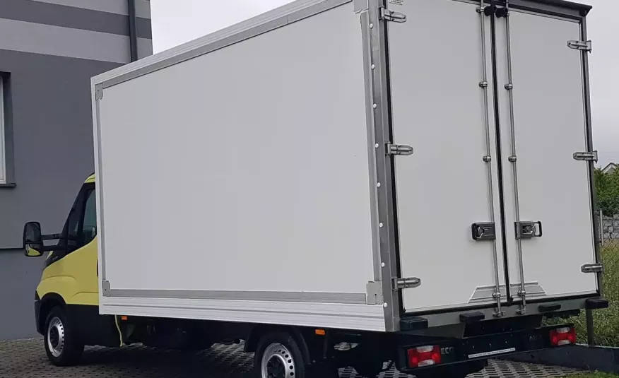 Iveco 8163 KONTENER 8EP 4.14x2.22x2.20 KLIMA MANUAL KRAJOWY DMC 3500 KG 35S12 zdjęcie 3