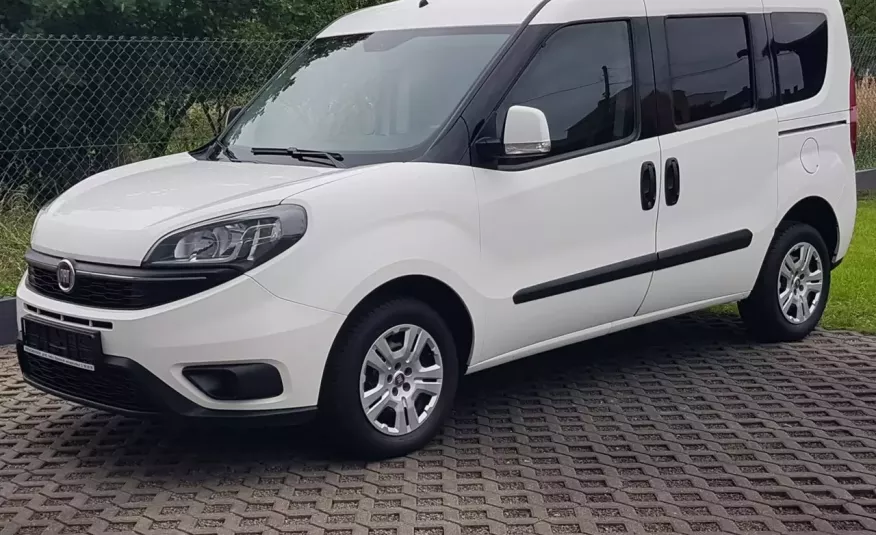 Fiat Doblo 5 OSÓB KLIMA 2xDRZWI BOCZNE PRZESUWNE 6-BIEGÓW KRAJOWY zdjęcie 1