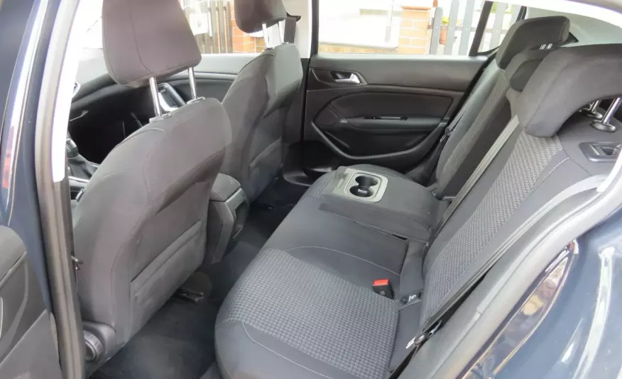 Peugeot 308 1.6 e-HDi 100 KM Nawigacja Parktronic 66 900 km zdjęcie 6