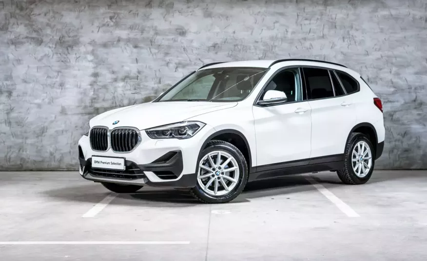 BMW X1 salon PL bezwypadkowy FV23 LED navi PDC mały przebieg zdjęcie 