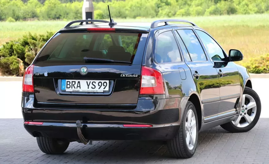 Skoda Octavia 140KM CR Navi Manetki Tempomat Podgrzewane Fotele Niemcy zdjęcie 16