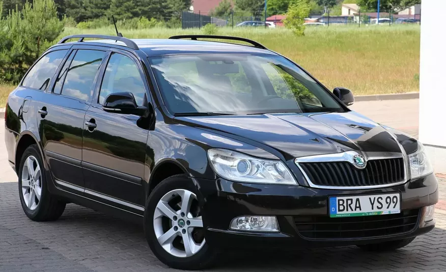 Skoda Octavia 140KM CR Navi Manetki Tempomat Podgrzewane Fotele Niemcy zdjęcie 19