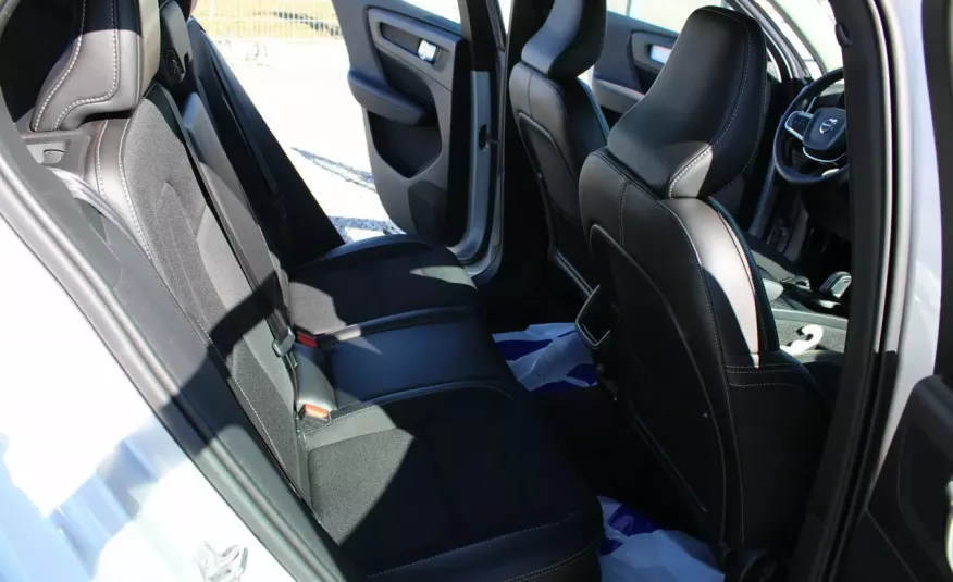 Volvo XC 40 F-vat, salon-polska, I-właściciel, LED, automat, grzane-fotele, półskóra zdjęcie 12