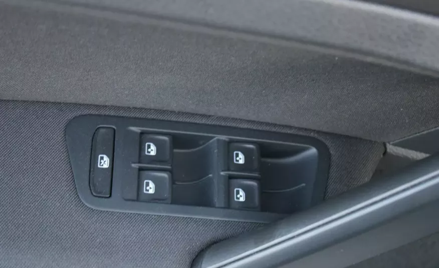 Volkswagen Golf F-vat, salon-polska, gwarancja, czujniki-parkowania, comfortline, I-właścic zdjęcie 15