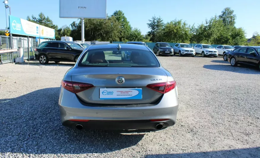 Alfa Romeo Giulia F-Vat, salon-pl, skóra, benzyna, gwarancja, Automat, Alu, I-właściciel zdjęcie 5