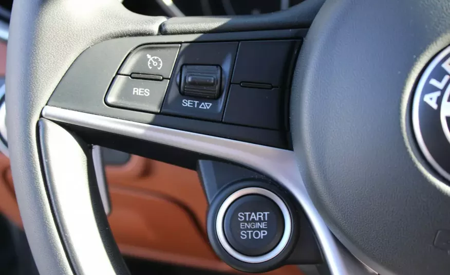 Alfa Romeo Giulia F-Vat, salon-pl, skóra, benzyna, gwarancja, Automat, Alu, I-właściciel zdjęcie 20