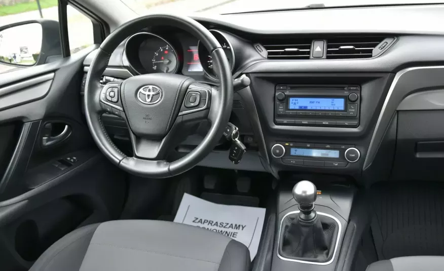 Toyota Avensis 1.6 132KM 2015r. lift SALON climatronic czujniki 138tkm Polecam zdjęcie 8