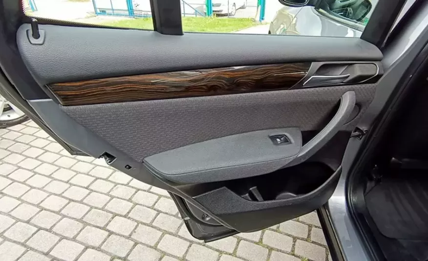 BMW X3 xDrive, automat, bezwypadkowy, niski udokumentowany przebieg zdjęcie 16