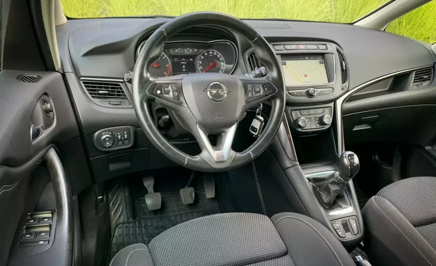 Zafira Opel Zafira 2.0 170 KM Faktura VAT 23% 7 osób zdjęcie 5