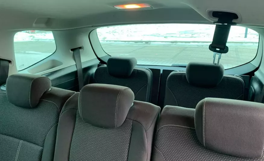 Zafira Opel Zafira 2.0 170 KM Faktura VAT 23% 7 osób zdjęcie 10