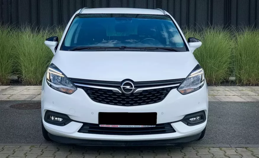 Zafira Opel Zafira 2.0 170 KM Faktura VAT 23% 7 osób zdjęcie 12