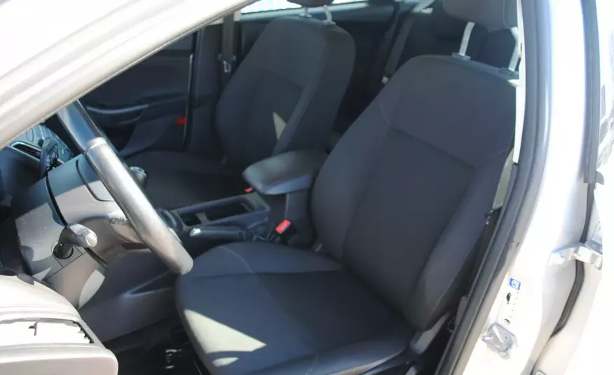 Focus Hatchback PlatiniumX 1, 5TDCi 120KM ASO Forda zdjęcie 16