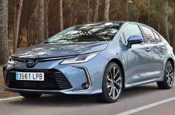 Toyota TOYOTA Corolla 1.8 Hybrid Comfort