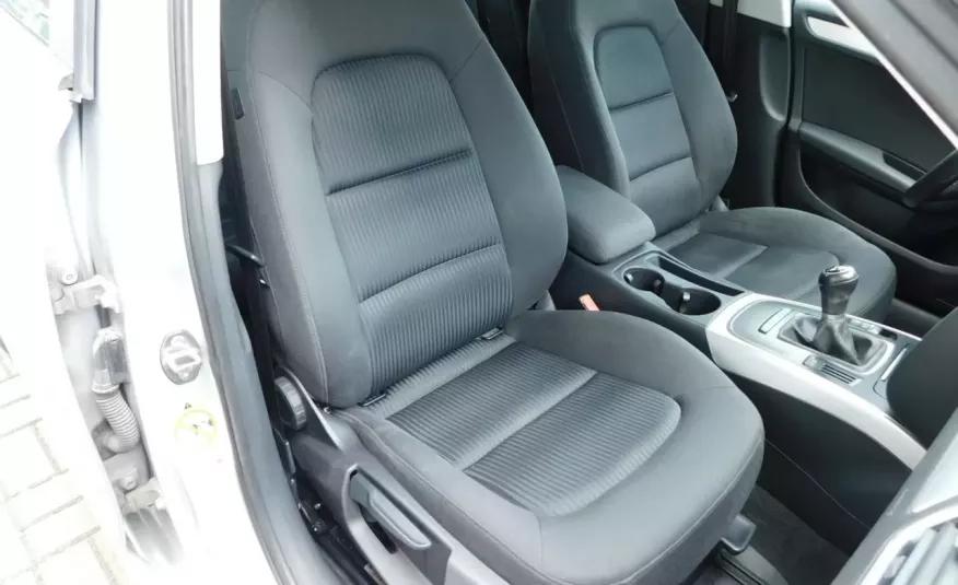 Audi A4 , oryginalny lakier, zadbany zdjęcie 10