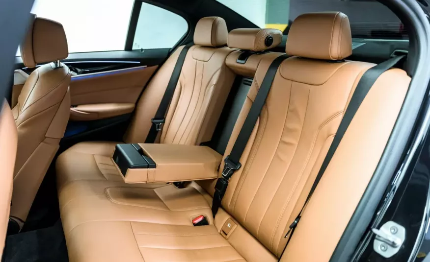 BMW 550 400KM salon PL bezwypadkowy H/K laser HUD wentylacja 20" zdjęcie 8