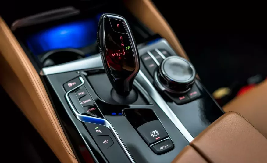 BMW 550 400KM salon PL bezwypadkowy H/K laser HUD wentylacja 20" zdjęcie 11