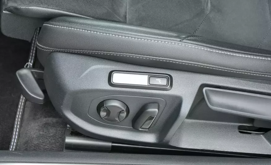 Volkswagen Arteon 2.0TDI 190KM DSG R-Line Kamery360 Hak Automat DCC Virtual 1-wł FV23 zdjęcie 5