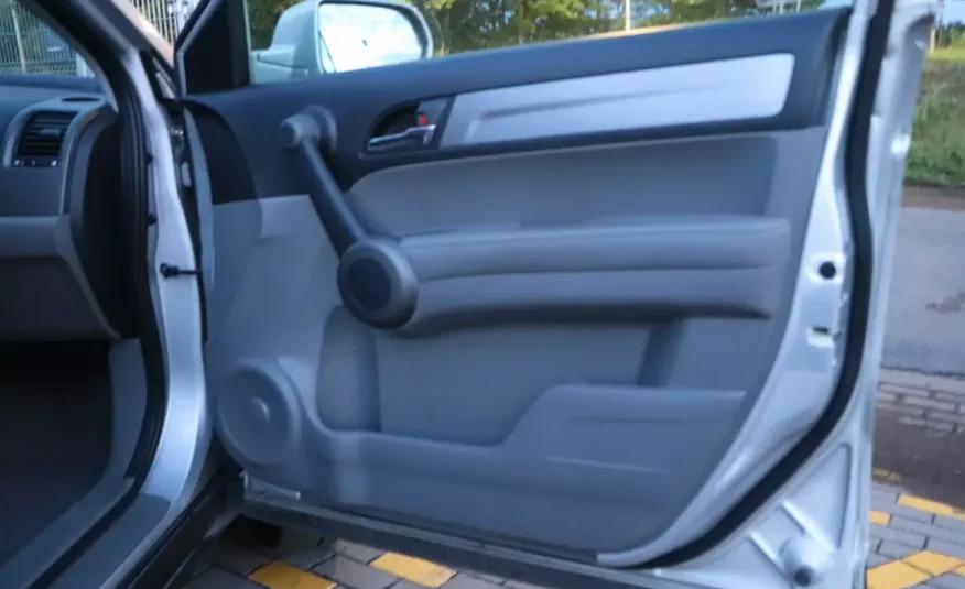 Honda CR-V skóra, klima, automat, zarejestrowany, 4x4 zdjęcie 9