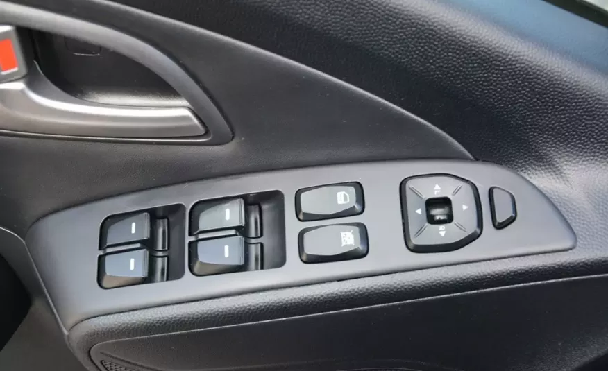 Hyundai ix35 2.0(163KM) Kamera Navi Skóry Panorama Michelin 18" zdjęcie 14