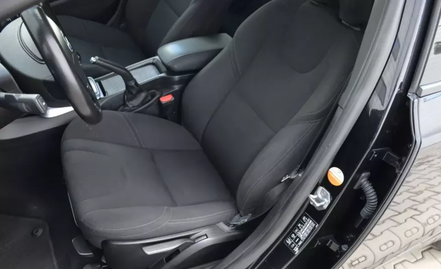 Volvo V40 Czarne Zarejestrwane 2.0D4 190KM Full LCD Navi Led zdjęcie 12