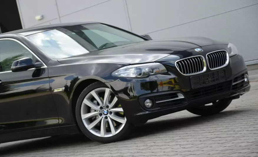 BMW 530 Czarna 530D 258KM Lift 6WB Serwis Jasna Skóra Navi Start/Stop pamięci zdjęcie 5